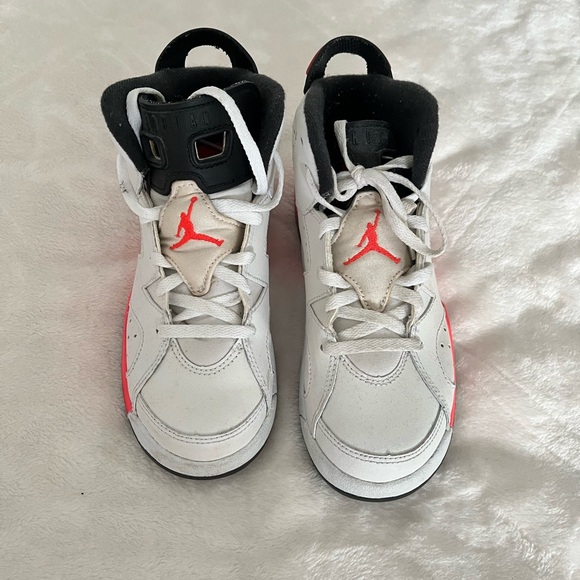 Kids Jordan Air Retro Sneakers